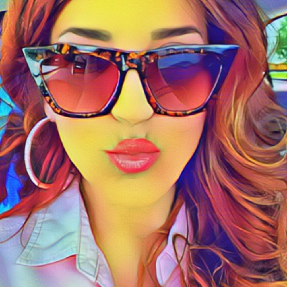 🎀 MEET YOUR SELLER! 🎀